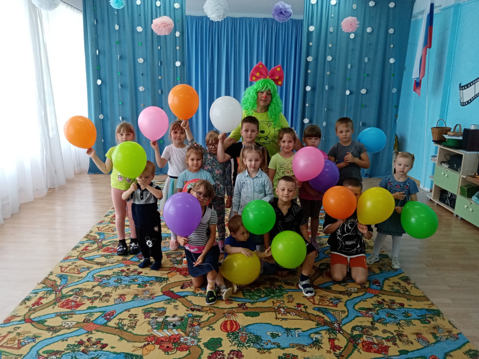 Веселинка в гостях у дошколят.