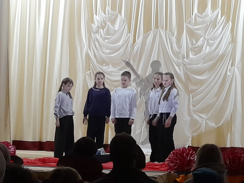 Патриотический концерт, посвященный дню Героев Отечества.